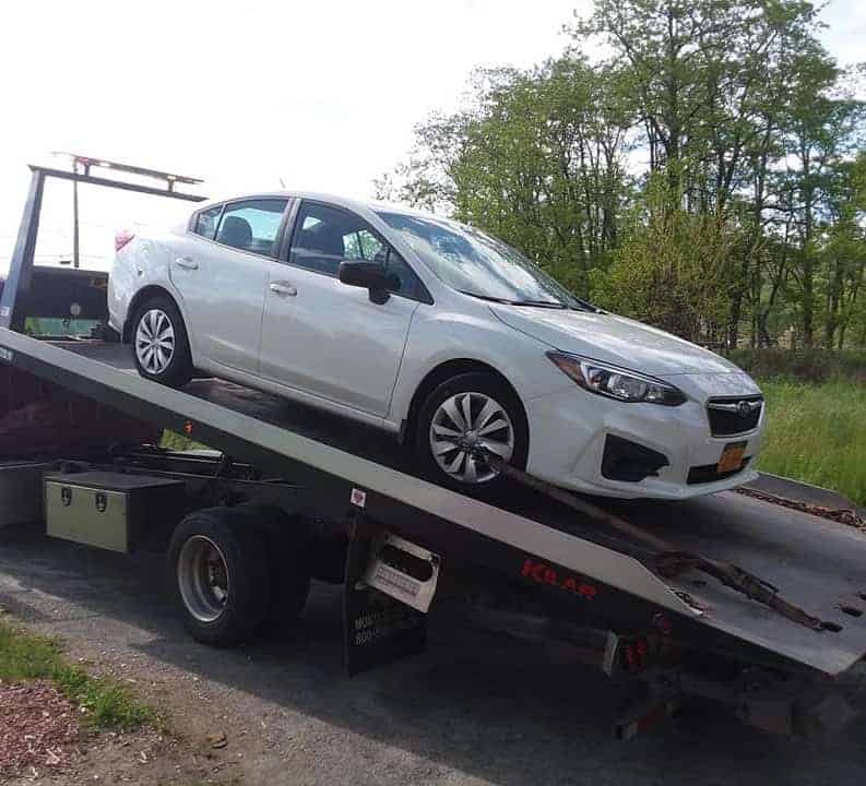 A car getting towing services in Manhattan, NY